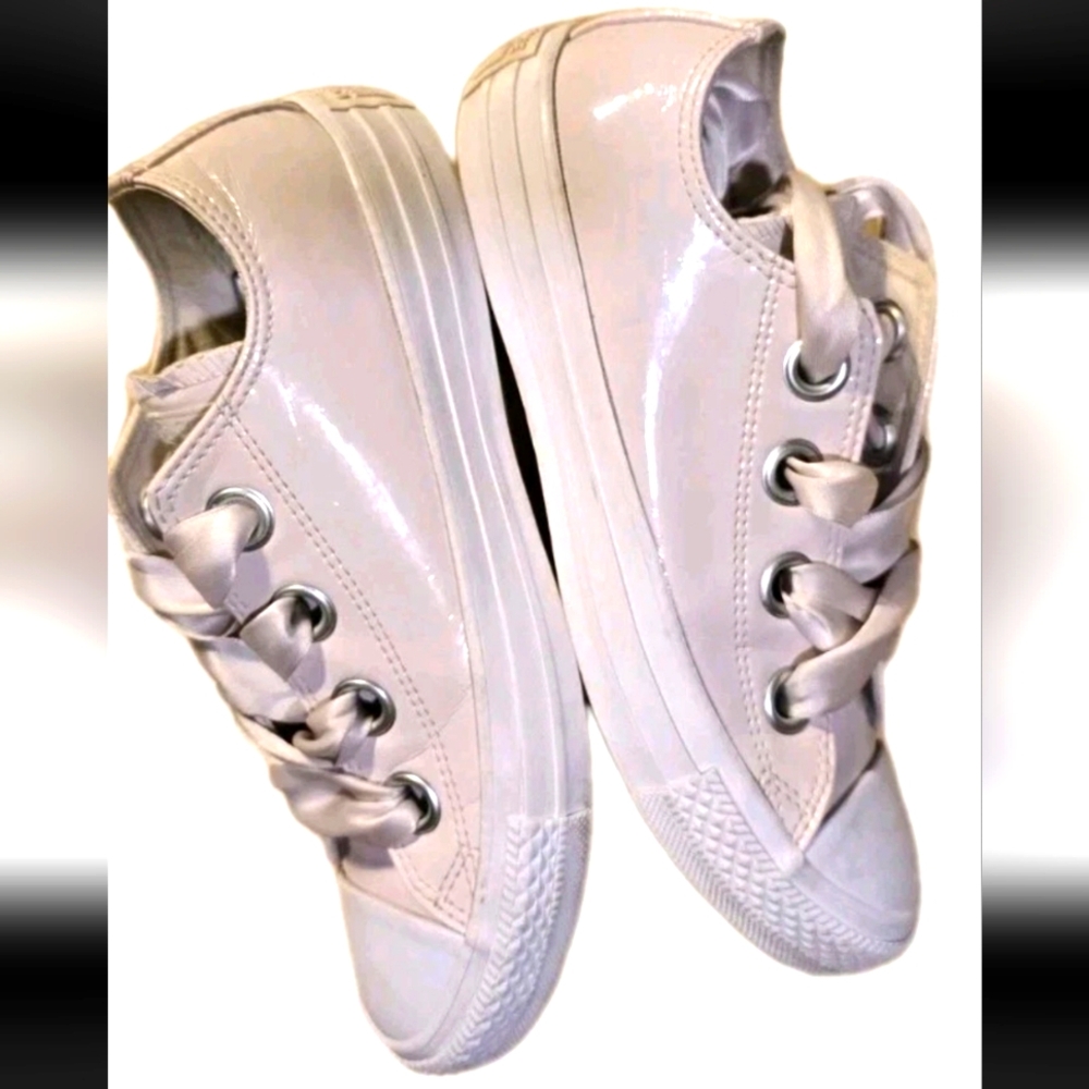 Size 6 - Converse Chuck Taylor All Star Big Eyelets Low Pink